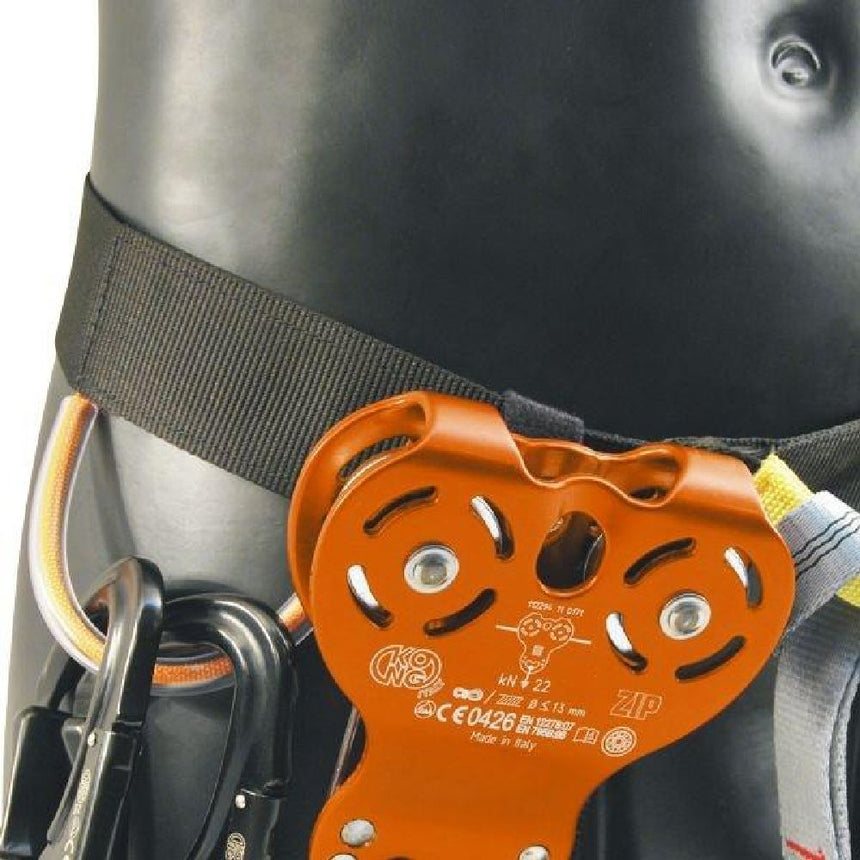 Kong Zip Evo on belt attachment point
