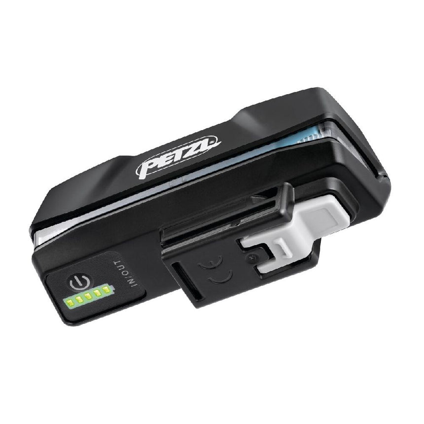 Petzl R1 Rechargeable battery with a separate button allows the red lighting to be turned on or off directly. It also displays the five-level gauge for precise monitoring of the battery charge level