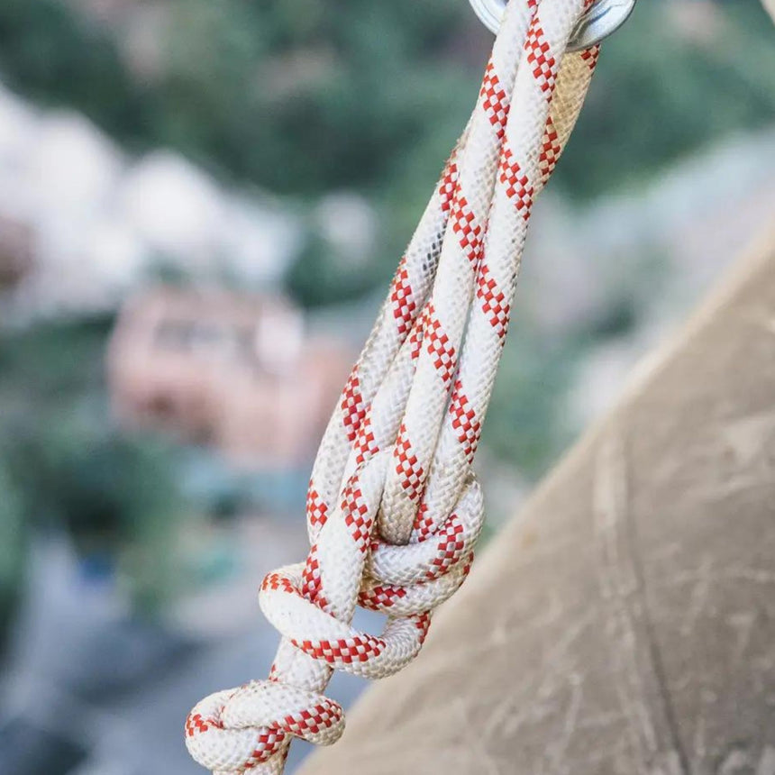 Edelrid Static Low Stretch Rope 10.5mm showing knotability