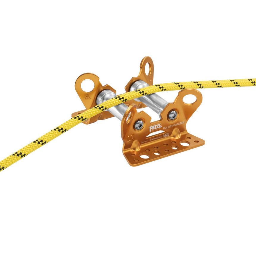 Petzl Roller Coaster flat face allows the rope protector to be positioned on a flat area or soft ground.