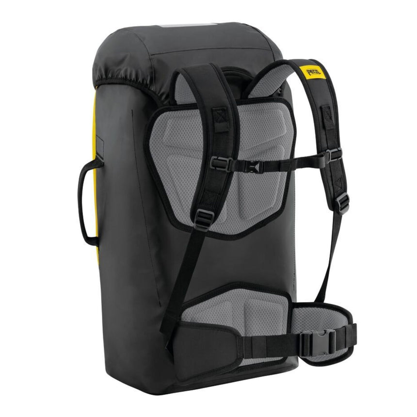 Petzl Transport 60 padded back panel, shoulder straps, and waistbelt with thermoformed foam. Made to optimise comfort, even when carrying heavy loads.