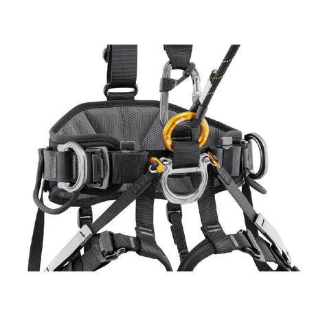 Petzl AVAO European Version zoom on ventral connection point