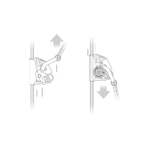 The ASAP LOCK trails freely, following the user as they move along the rope without the need for manual operation. 