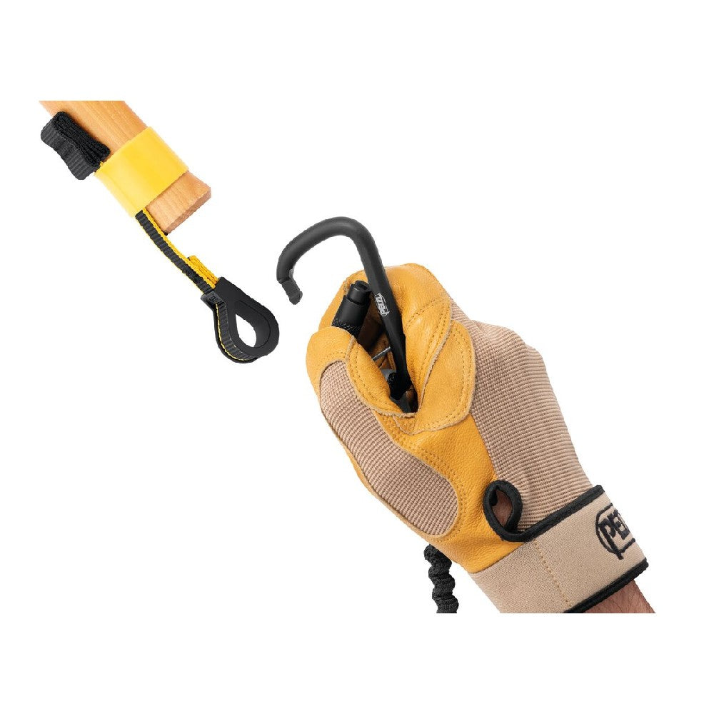Petzl Toolink S and Tooltape connecting to the TOOLEASH is easy with its ergonomic TPU connection point. 