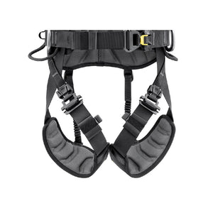 FAST opening buckles on the waistbelt and leg loops make it possible to quickly don the harness with feet on the ground. 