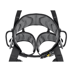 All contact zones use contoured foam and are lined with breathable material, including the shoulder straps, waistbelt and leg loops, making it more comfortable to work and move around. 