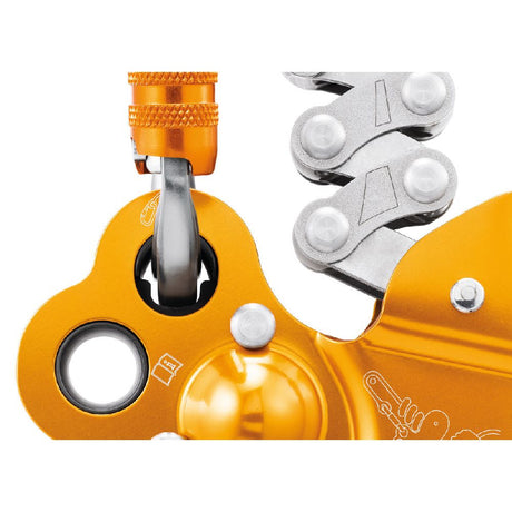 Petzl Zigzag Plus Mechanical Prusik zoom on upper attachment point