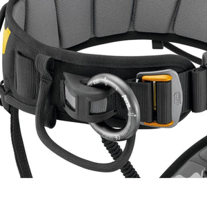 Petzl Falcon Seat Harness textile side attachment points, for occasional use, limit bulk and weight. They can be
converted to metal attachment points with the RING2SIDE accessory.