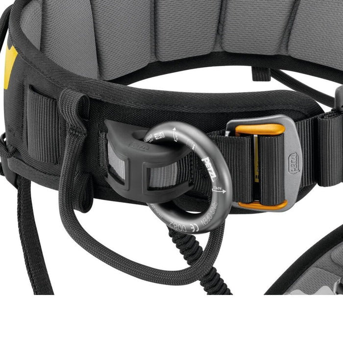Petzl Falcon Seat Harness textile side attachment points, for occasional use, limit bulk and weight. They can be
converted to metal attachment points with the RING2SIDE accessory.