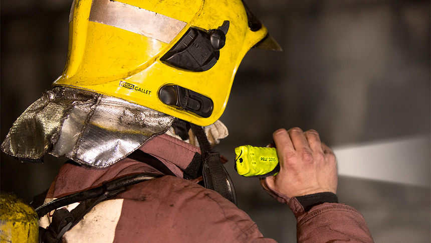 Peli 3315Z0 Lightweight LED Torch